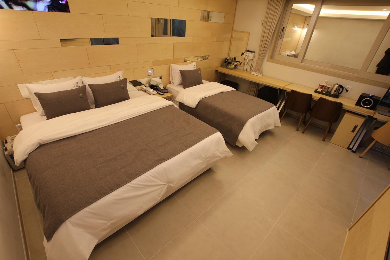 Jade Hotel Ilsan Ni Esterno foto